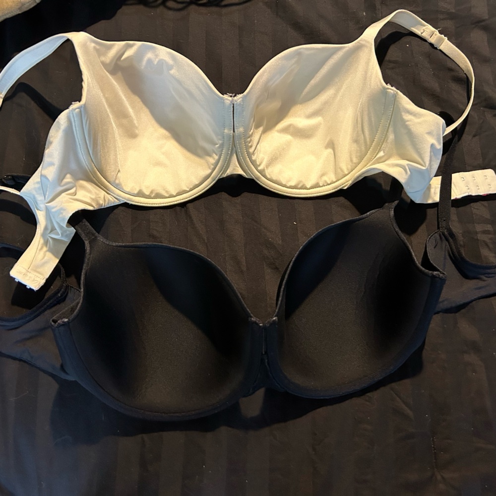 Bras - Picture 4 of 4